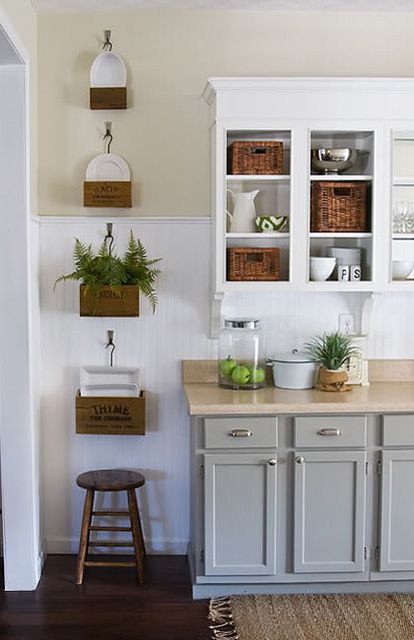 Bottom cabinets SW Morning Dove  and upper cabinets SW Alabaster. Love the wooden baskets too. Light Grey Kitchen Cabinets, Light Grey Kitchens, Серая Кухня, Beadboard Backsplash, Farmhouse Kitchen Cabinets, Cottage Kitchens, Grey Kitchen Cabinets, Grey Kitchen, Kitchen Redo