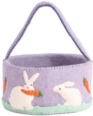 Adorable felted Easter basket#easterbasket#basketforeaster#purpleeasterbasket#commissionlink Felt Spring Crafts, Steiner Craft, Felt Easter Basket, Purple Easter Basket, Easter Funny, Felt Spring, Hand Bags For Women, Burp Rags, Felt Projects