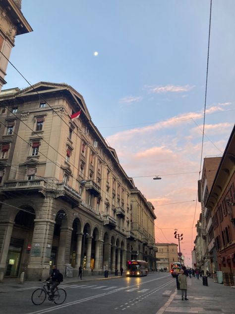 Bologna Italy Aesthetic, Sweden Life, Italy Bologna, Street Building, Pink Street, Moving To Italy, Photography Sky, Vision Board Photos, Bologna Italy