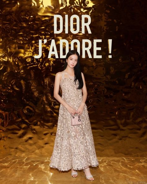 Jisoo Dior, Jisoo Wallpaper, Vs Models, All Eyes On Me, Dior Beauty, The Revolution, Cute Actors, Jenna Ortega, Kim Jisoo