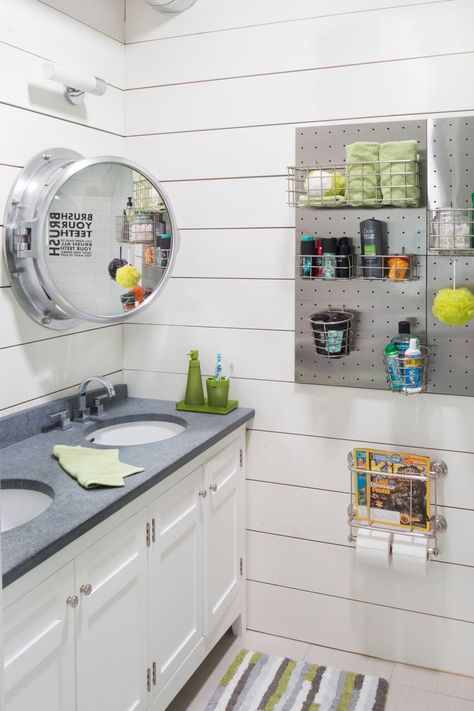 Why You Should Install a Phone Shelf in Your Bathroom ASAP Fun Kids Bathroom Ideas, Kids Bathroom Ideas, Fun Kids Bathroom, Pegboard Storage, Smart Bathroom, Classic Bathroom, Creative Storage, Budget Bathroom, In Bathroom