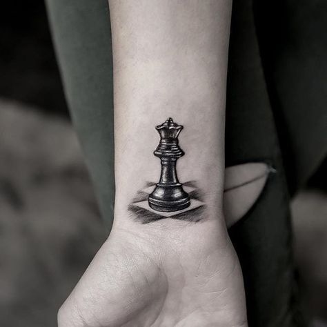 Chssttoo Chess Tattoos, Redwood Tattoo, Chess Piece Tattoo, Chess Tattoo, Crow Tattoo Design, Queen Chess Piece, Simple Tattoos For Women, Tattoo Lettering Design, Chess King