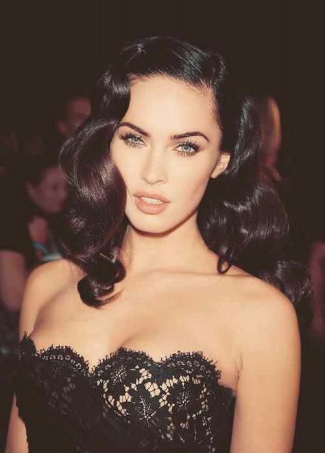 Megan Fox Glamour waves! Megan Fox Hair, Easy Formal Hairstyles, Old Hollywood Hair, Formal Hairstyles For Long Hair, Hollywood Hair, Long Face Hairstyles, Old Hollywood Glam, Long Faces, Formal Hairstyles