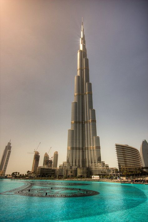 Burj Khalifa...skyscraper in Dubai, United Arab Emirates, and is the tallest manmade structure in the world, at 829.84 m (2,723 ft). Costco Travel, Dubai Architecture, Khalifa Dubai, Dubai Skyscraper, Arabian Peninsula, Dubai Tour, Nice Places, Visit Dubai, Dubai City