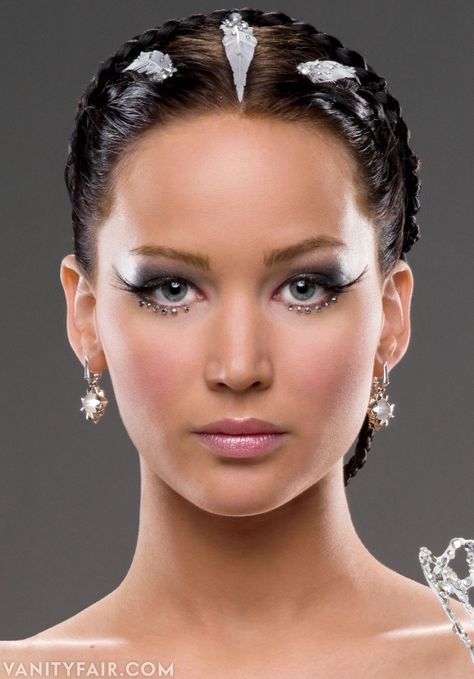 Hunger Games Hair, Hunger Games Makeup, Jennifer Lawrence Hunger Games, Fire Makeup, Hunger Games Problems, Hunger Games Fashion, Hunger Games Katniss, Hunger Games Quotes, Movie Makeup