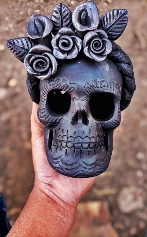 Deity Altar, Halloween Ceramics, Beginners Ceramics, Scary Decor, Gothic Noir, Sugar Skull Decor, Folk Art Crafts, Clay Owl, Skull Sculpture