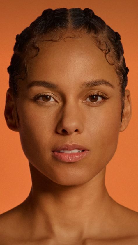 Alicia Keys Hairstyles, Dazed And Confused Movie, Empire State Of Mind, Alicia Keys, Nose Job, Girls Makeup, State Of Mind, Look Alike, Empire State