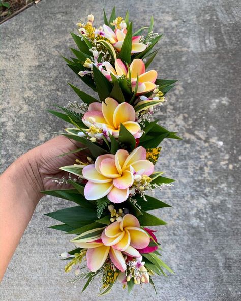 Plumeria Flower Crown, Polynesian Flower Crown, Lei Day Hawaii, Haku Lei Poo, Plumeria Crown, Lei Tattoo Hawaiian, Plumeria Centerpiece, Haku Crown, Haku Lei Graduation