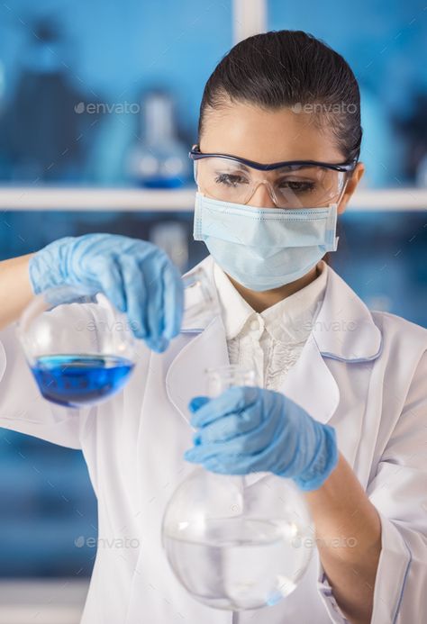 Laboratory Pictures, Scientist Picture, Female Scientist Aesthetic, Female Scientist, Desk Calendar Design, Medical Laboratory Scientist, Chemistry Art, Medical Photography, Environmental Scientist