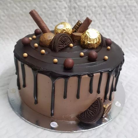 Choco Truffle Cake Designs, Truffle Cake Designs, Chocolate Truffle Cake Designs, Choco Truffle Cake, Choco Truffle, Rocher Cake, Ferrero Rocher Cake, Truffle Cake, Decorating Frosting