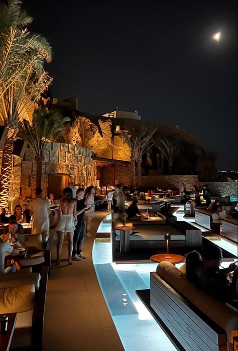 Hotel Outside Aesthetic, Rich Hotel Aesthetic, Dubai Rich Aesthetic, Rich Nightlife Aesthetic, Ibiza Night Aesthetic, Billionaire Lifestyle Luxury Living, Luxury Restaurant, Rich Lifestyle, Luxury Lifestyle Dreams