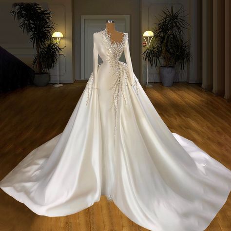 Gown With Detachable Train, Dresses With Pearls, Train Prom Dresses, Baju Kahwin, Prom Dress With Train, Pearl Wedding Dress, Detachable Train, Bridal Gowns Mermaid, Gown Plus Size