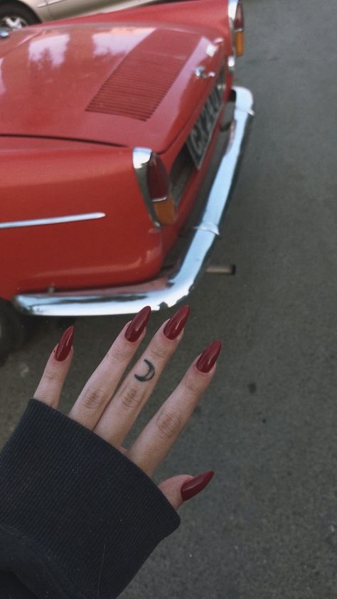 Lana Del Ray Red Nails, Lana Del Try Nails, Lana Del Ray Inspired Nails, Lana Coded Nails, Lana Inspired Nails, Lana Del Ray Nails Aesthetic, Lana Del Rey Red Nails, Lana Del Rey Aesthetic Tattoo, Ldr Nails