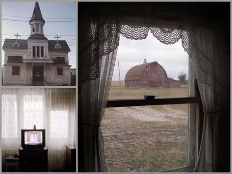 Southern Vintage Aesthetic, Southern Gothic Farmhouse, Midwest Gothic Outfit, 90s Southern Fashion, Southern Goth Aesthetic, Country Folk Aesthetic, Southern Gothic Interior, Southern Gothic Bathroom, Mid Western Gothic