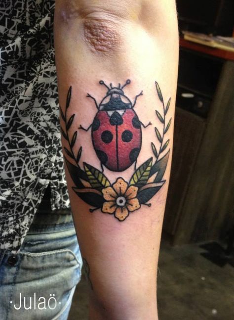 Julaö #traditional #tattoo #ladybird #julao Old School Ladybug Tattoo, Ladybug Tattoo Traditional, American Traditional Ladybug, Traditional Ladybug Tattoo, Traditional Bug Tattoo, Ladybird Tattoo, Tattoo Pretty, Traditional Tattoo Woman, Ladybug Tattoo