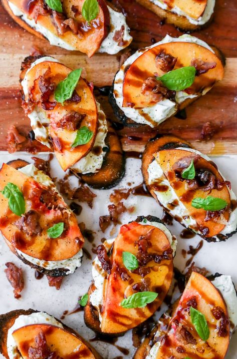 Peach Crostini, Peach Appetizer, Burrata Crostini, Peach And Burrata, Prosciutto Crostini, Prosciutto Recipe, Herbed Ricotta, Incredible Pizza, Crispy Prosciutto