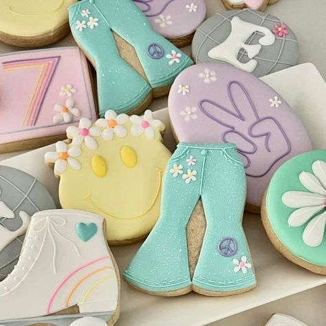 sara bogart on Instagram: "let the good times roll! ✨💖🛼   #decoratedcookies #royalicingcookies #royalicing #cookies #sugarcookies #flowerpowercookies #pastel decorated cookies, flower power cookies, rollerskating cookies" Power Cookies, Cookie Techniques, Groovy Birthday, Let The Good Times Roll, Good Times Roll, Icing Cookies, Royal Icing Cookies, Birthday Cookies, Decorated Cookies