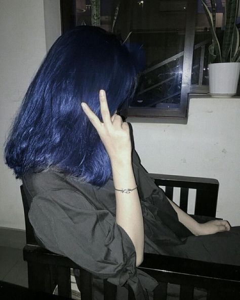 Ultramarine Blue Hair, Dark Blue Hair Aesthetic, Dark Midnight Blue Hair, Denim Blue Hair, Midnight Blue Hair, Blue Hair Aesthetic, Navy Blue Hair, The Inheritance Games, Dark Blue Hair