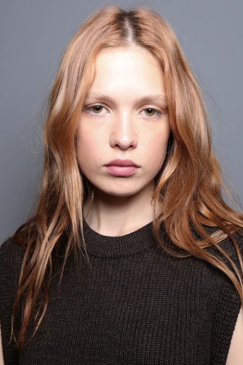 5 Cool-Girl Hair Trends to Try This Spring | Vogue Apricot Hair, Strawberry Blonde Hair, Strawberry Blonde, Hair Color Trends, Blonde Hair Color, Womens Haircuts, Pretty Hairstyles, Hair Trends, New Hair