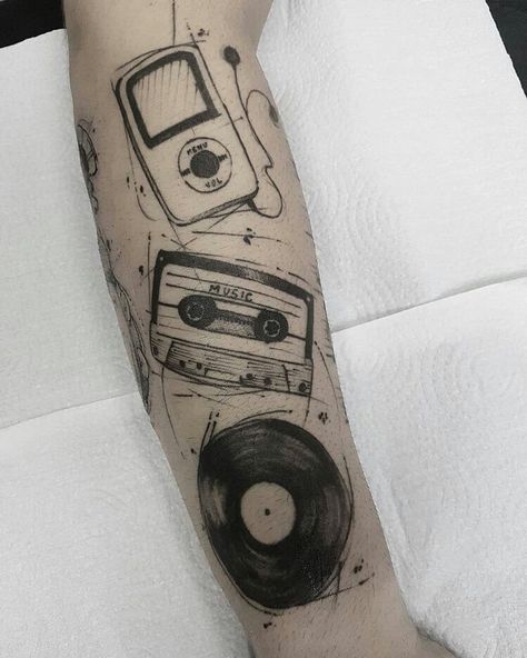 Dj Tattoo, Headphones Tattoo, Street Tattoo, Music Tattoo Designs, Forearm Tattoo Design, 4 Tattoo, Geniale Tattoos, Old School Tattoo Designs, Tatuaje A Color