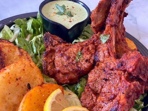 Lamb Chops Pakistani Recipe, Tandoori Lamb Chops Recipe, Indian Lamb Chops, Tandoori Lamb Chops, Lamb Tandoori, Bbq Lamb Chops, Champ Recipe, Grilled Lamb Chop Recipes, Tandoori Lamb