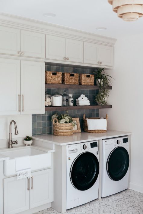 Top Loader Laundry Room, Hacks For Small Spaces, Transitional Laundry Room, House Laundry Room, Custom Laundry Room, Laundry Room/mud Room, Dream Laundry Room, Design Hacks, Laundry Room Layouts