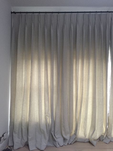 Simple linen curtains puddling generously on the floor in this London Mews House with high ceilings Curtains High Ceiling, House With High Ceilings, London Mews House, Floor To Ceiling Curtains, Simple Linen, Mews House, Room 2023, Curtains And Blinds, Curtain Wall