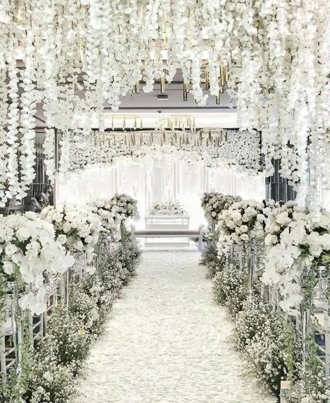 Wedding Ceremony Decor Ideas, Wedding Aisle Decorations Outdoor, Ceremony Decor Ideas, Wedding Aisles, White Wedding Reception, White Weddings Reception, Wedding Ceremony Decor, Hipster Wedding, Wedding Background Decoration