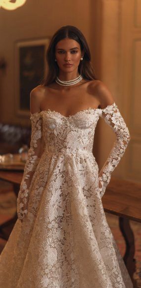 Long Sleeve Winter Wedding Dress, A Line Lace Wedding Dress, Chic Bridal Gown, Berta Wedding Dress, Wedding Dress Vintage, Berta Bridal, Lace Wedding Dress Vintage, Dream Wedding Ideas Dresses, Lace Bridal Gown