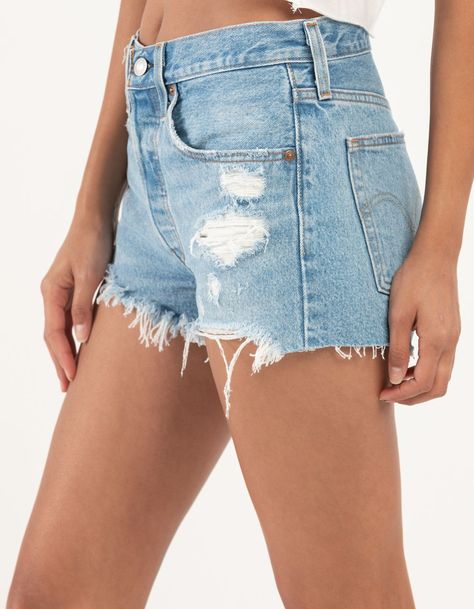 Taylor Swift Jean Shorts, Jean Shorts Light Wash, Jean Shorts Short, 501 Levi Shorts, Cute Jeans Shorts, Cute Jean Short Outfits, Cute Summer Jean Shorts, Levi’s Shorts, Jean Shorts Preppy