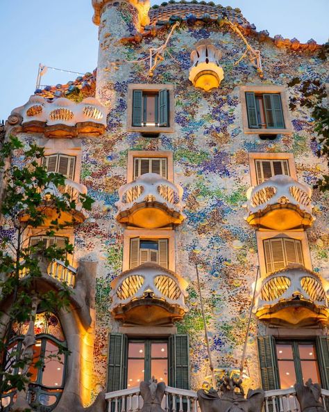 Barcelona, Spain Barcelona Trip, Night Views, Spain Aesthetic, Casa Batlló, Cottage Kitchens, Antoni Gaudi, Art Things, Dream Travel Destinations, 2024 Vision