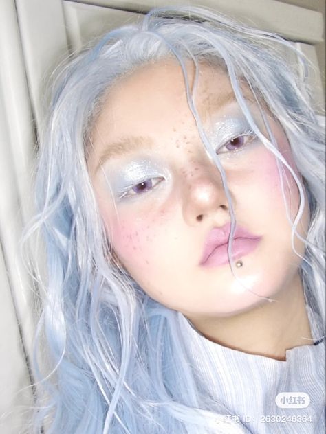 Ice Themed Makeup, Snow Fairy Makeup, Frosted Makeup Look, Snow Princess Makeup, Frostbite Makeup, Welkin Moon, White Hair Makeup, Frosted Makeup, Icy Makeup