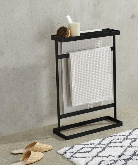 Black Towel Ladder Bathroom, Urban Bathroom, Industrial Bathroom Decor, Standing Towel Rack, Free Standing Towel Rack, Bathroom Accessories Design, Beach House Bathroom, Bathroom Shelf Decor, Bathroom Towel Rack