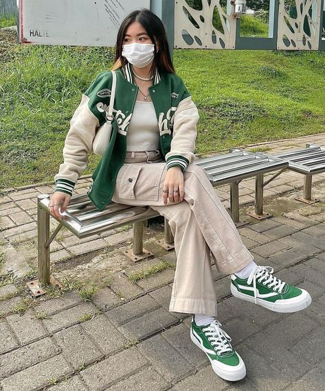 Monsoon Fits, Green Trouser Outfit Women, Baggy Clothes Outfit Aesthetic, Sets Outfit 2 Piece, Icy Fashion, Green Trousers Outfit, Green Jacket Outfit, Varsity Jacket Outfit, Jacket Outfit Women