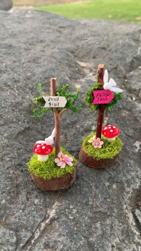 Diy Fairy House, Woodland Fairy Birthday Party, Fairy Garden Sign, Diy Fairy Door, Beach Fairy Garden, Rock Fountain, Fairy Garden Birthday Party, Fairy House Crafts, Fairy House Diy