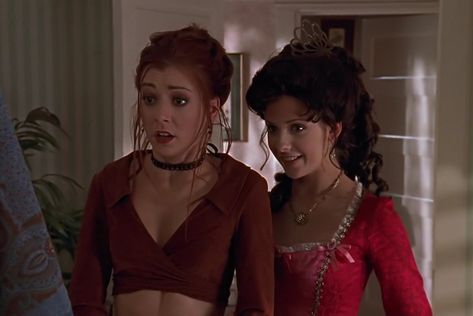 Buffy Halloween, Willow Buffy, Buffy Characters, Emma Caulfield, Willow Rosenberg, Buffy Style, Gothic Baby, Vampire Shows, Black Halloween Dress