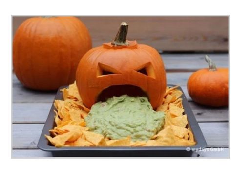 Halloween Buffet Table, Adult Halloween Party Food, Adult Halloween Party Decorations, Buffet Halloween, Halloween Buffet, Dulces Halloween, Halloween Fest, Adult Halloween Party, Halloween Cake