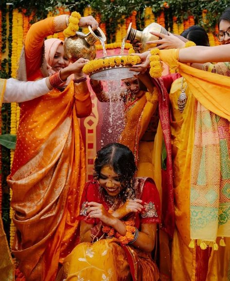 Indian Haldi Aesthetic, Bengali Wedding Decoration, Bengali Haldi Look, Haldi Function Pictures, Bengali Haldi Ceremony, Telugu Wedding Aesthetic, Nepali Wedding, Bengali Bride Haldi Pose, Haldi Shots Bride