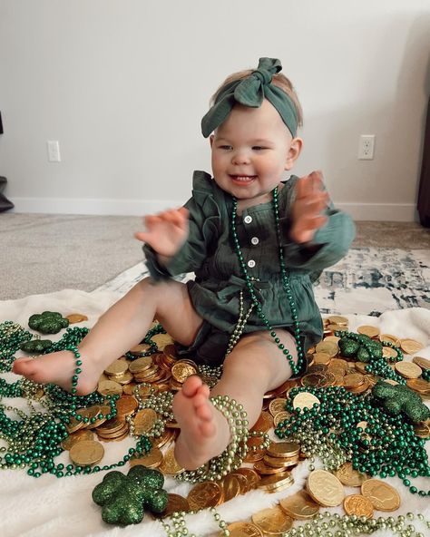 St Patrick’s Day Toddler Pictures, Baby St Pattys Day Pictures, St Patty Day Baby Photo Shoot, St Patrick’s Photoshoot, St Patricks Photoshoot Baby, Saint Patricks Day Baby Pictures, At Patrick’s Day Baby Photo, St Patrick’s Day Photoshoot, Baby St Patricks Day Pictures