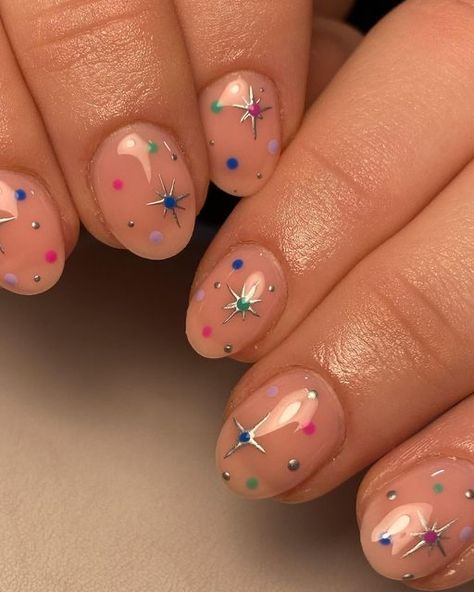 Simple Nail Designs Stars, Star Nails Ideas, Starry Nail Designs, Simple Star Nails, Nail Art Basic, Brianna Smith, Feather Nails, Confetti Nails, Spring Nail Designs