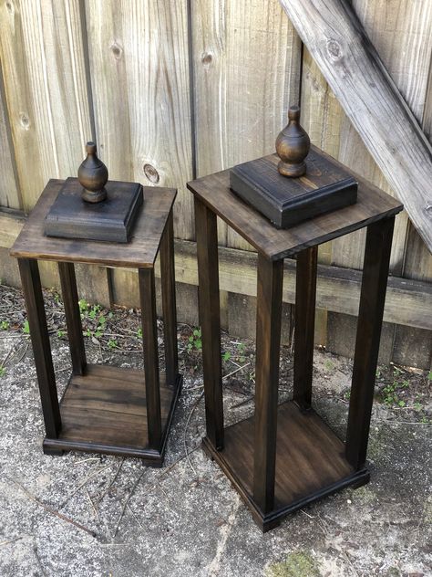 Front Porch Lanterns, Wooden Lanterns Diy, Farmhouse Lantern Decor, Lantern Making, Porch Lantern, Crafts 2024, Rustic Wood Lanterns, Lantern Diy, Floor Lantern