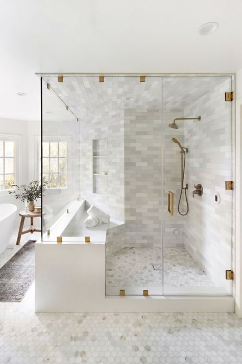 Pony Wall In Bathroom Master Bath, Shower In Middle Of Bathroom, Walk Through Showers, Pretty Showers, Pony Wall Shower Ideas, Guest Washroom, Luxury Spa Bathroom, Doorless Shower, Master Bath Renovation