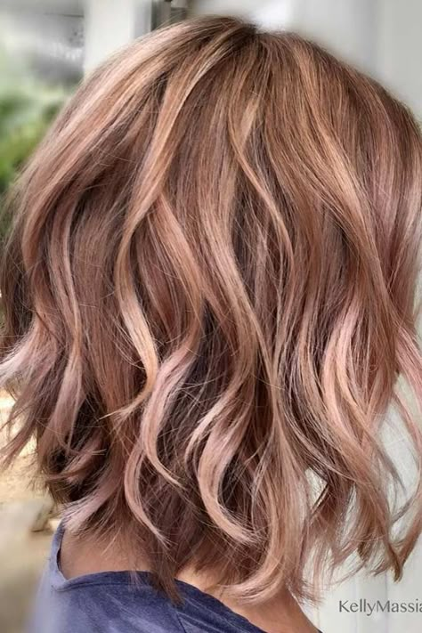 Fun and sexy short hairstyles. We have compiled a list of our favorite short hairstyles for fine hair for your benefit. Rose Gold Brown Hair, Gold Brown Hair, Trendy We Fryzurach, Ombré Hair, Hair Styles 2017, Pastel Hair, Winter Hairstyles, Gold Hair, Hair Color Trends