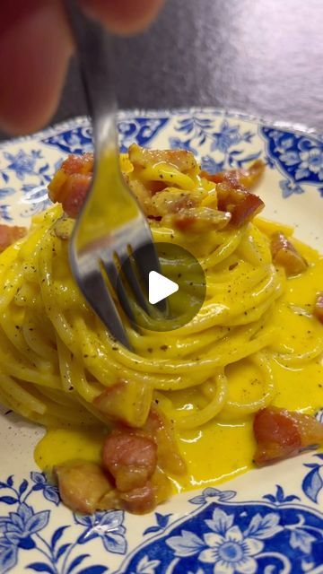 Carbonara Pasta Video, Carbonara Video, Pasta Alla Carbonara, Pasta Spaghetti, Carbonara Recipe, Pasta Carbonara, Carbonara Pasta, Spaghetti Carbonara, Gnocchi