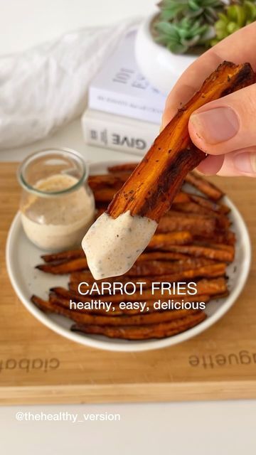 healthy recipes & lifestyle | become the best you! on Instagram: "Healthier Carrot Fries 🌱🥕 FOLLOW FOR MORE RECIPES @thehealthy_version 🥒 Ingredients: -3-4 large carrots, sliced lengthwise -2-3 tbsp olive oil (or coconut oil) seasoning: add as much as you like -2 tsp paprika powder -1 tsp onion powder -1 1/2 tsp chili powder -2 tsp Basil/oregano -salt & pepper -2 tbsp grated parmesan cheese (optional) Dip: -1/3 cup yogurt -1 tbsp olive oil -1/2 tbsp honey -spices: chili, paprika, basil, salt & pepper how to: 1.cut up the carrots lengthwise (first cut in half then in half again 1/4) 2.put them in a bowl and add the olive oil and all your favorite herbs and seasonings 3.mix together and spread the carrot pieces evenly on a lined baking sheet (so that none of the carrots are la Basil Salt, Carrot Fries, Makanan Diet, Think Food, Healthy Sweets Recipes, Food Videos Cooking, Healthy Sweets, Parmesan Cheese, Healthy Snacks Recipes