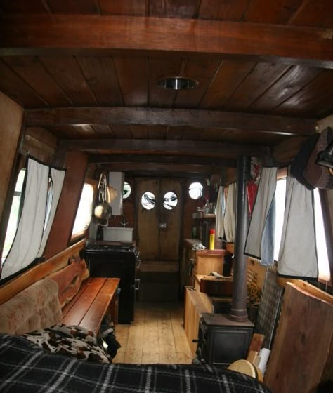 Canal Boat Interior, Narrowboat Interiors, Boat Interior Design, Boat House Interior, Houseboat Living, Lakefront Living, Urban Interiors, Boat Interior, Canal Boat