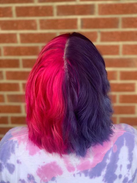 Pink And Purple Split Dye Short Hair, Red And Purple Split Dye, Half Pink Half Purple Hair, Pink And Purple Split Dye, Purple Split Dye, Split Hair Dye, Hairdye Ideas, Half Colored Hair, Split Dye Hair Ideas