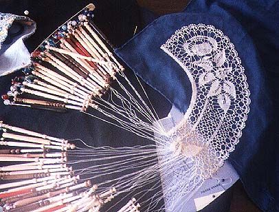 bobbin lace making- I can't even wrap my mind around this. Bobbin Lace Tutorial, Bobin Lace, Bobbin Lacemaking, Lace Inspiration, Lace Pillow, Bobbin Lace Patterns, Lace Crafts, Lace Art, Types Of Lace