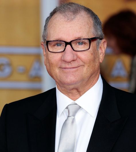 Edward Leonard "Ed" O'Neill (born April 12, 1946) is an American actor. He is best known for his role as the main character, Al Bundy, on the Fox Network sitcom Married ... with Children. Since 2009, O'Neill has played patriarch Jay Pritchett on the award-winning ABC sitcom Modern Family, a role for which he has been nominated for three Primetime Emmy Awards and won three Screen Actors Guild Awards. Jay Pritchett, Ed O Neill, Married With Children, Celebration Quotes, Emmy Awards, Celebrity Makeup, Modern Family, Kids Pictures, Celebrity Hairstyles