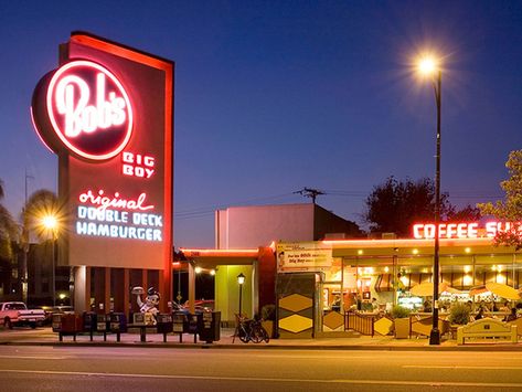 Iconic L.A. Diner Bobs Big Boy to Return to Nevada Bobs Big Boy, Big Boy Restaurants, Small Cafe Design, Teen Bedroom Designs, Travel House, Las Vegas Blvd, Toddler Boys Room, Country Paintings, Double Deck